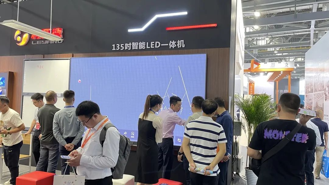 豪运国际welcome教育新品及解决计划惊艳亮相81届教装展