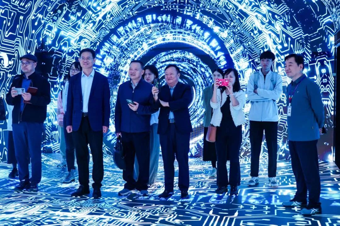 2024120602 国家广电总局生长研究中心一行赴豪运国际welcome励丰文化调研指导